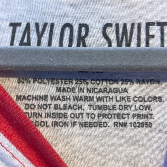 🆕🔥 Original Taylor Swift Swifty T shirt - Picture 4 of 6